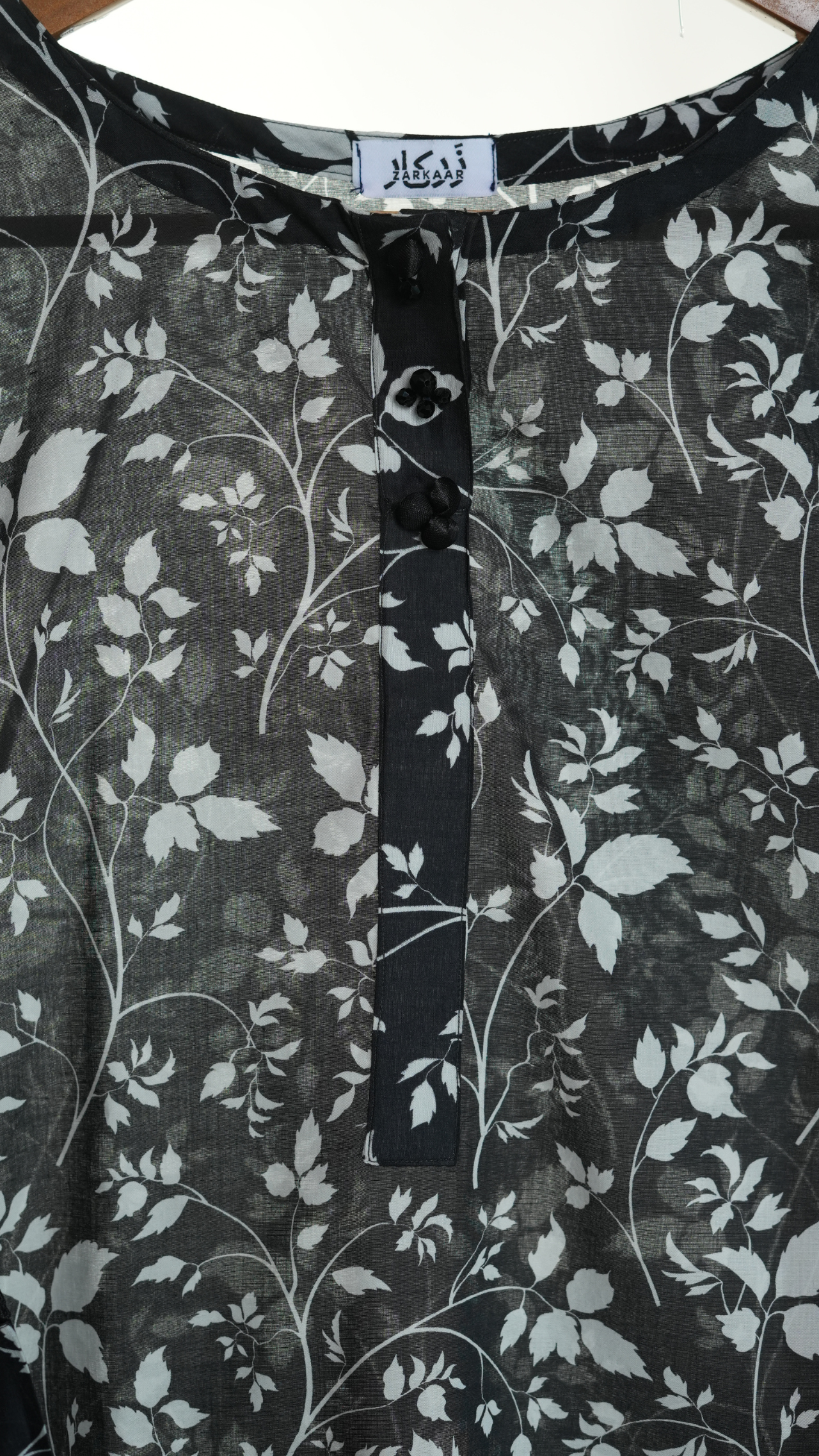 Siyah Zaad Printed: Floral Lawn Suit | Stylish Casual Dresses for Women