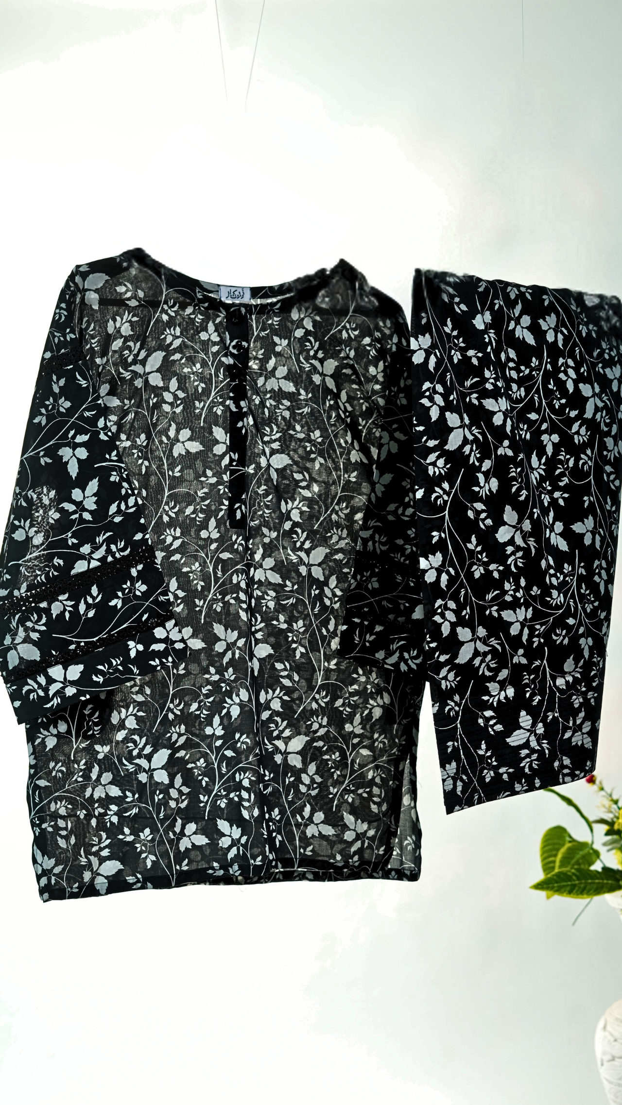 Siyah Zaad Printed: Floral Lawn Suit | Stylish Casual Dresses for Women