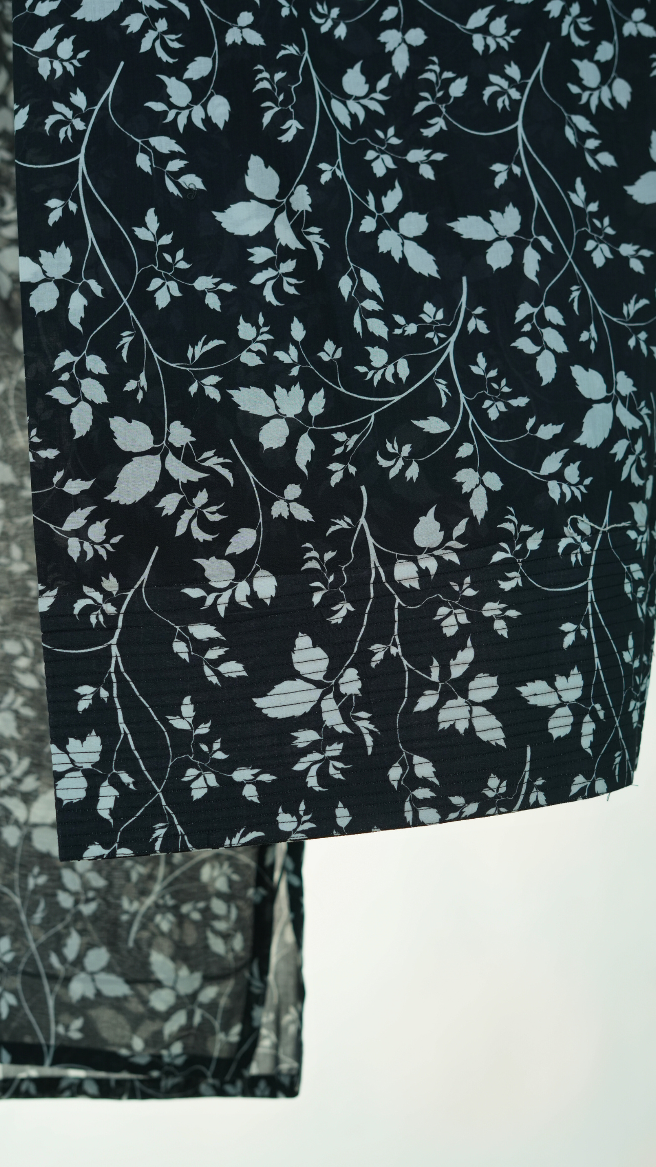 Siyah Zaad Printed: Floral Lawn Suit | Stylish Casual Dresses for Women